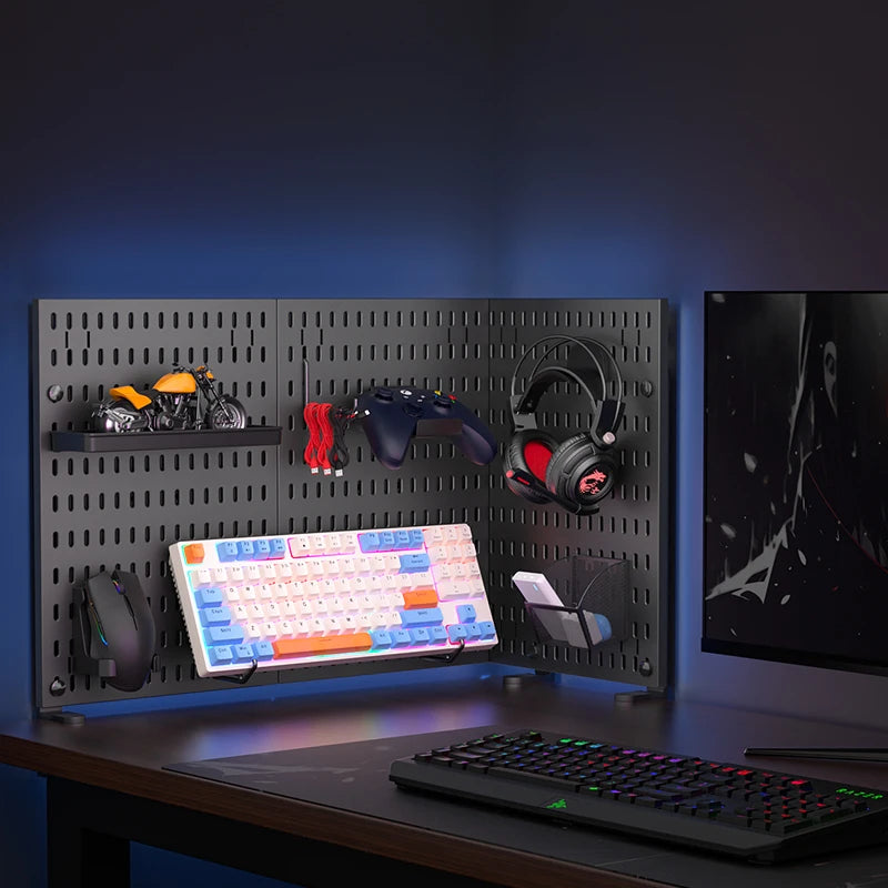 Tablero perforado decorativo de escritorio.